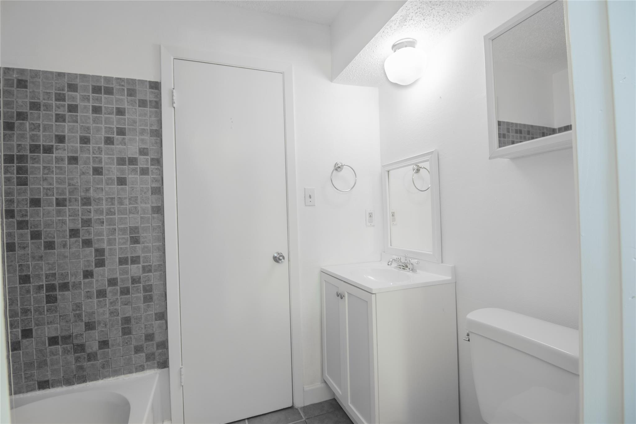 709 Castle Ridge Rd #D Austin, TX 78746