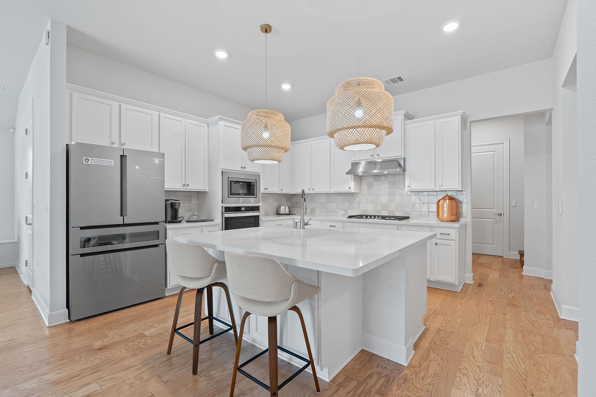 104 Majestic Arroyo Way Lakeway, TX 78738