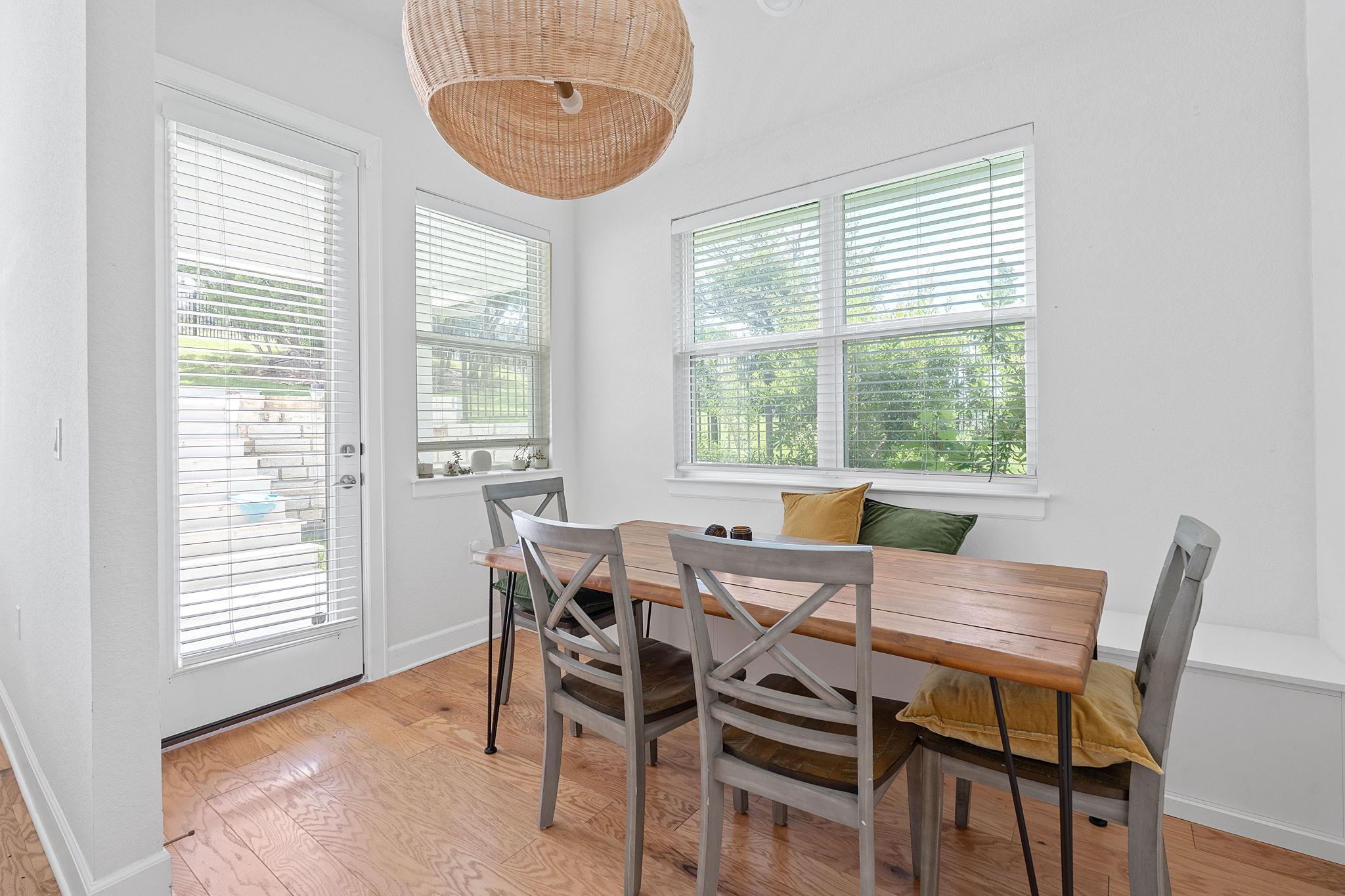 104 Majestic Arroyo Way Lakeway, TX 78738