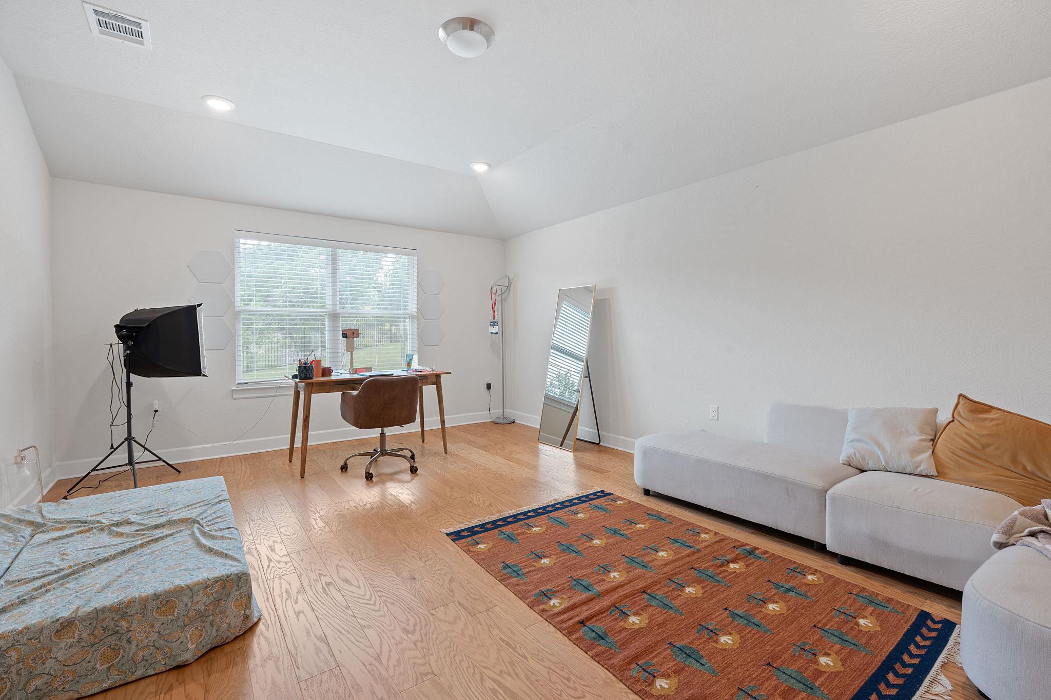 104 Majestic Arroyo Way Lakeway, TX 78738