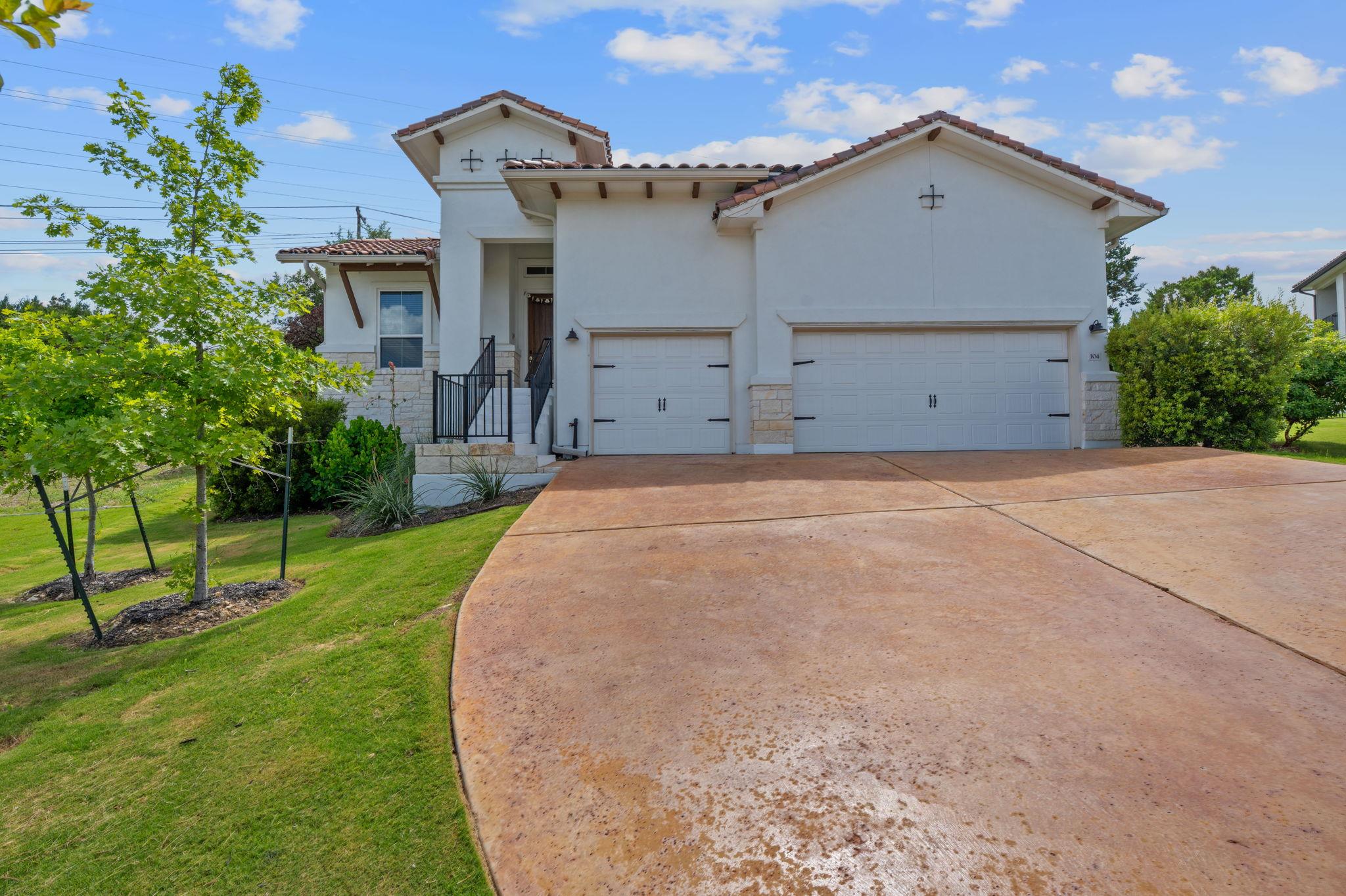 104 Majestic Arroyo Way Lakeway, TX 78738