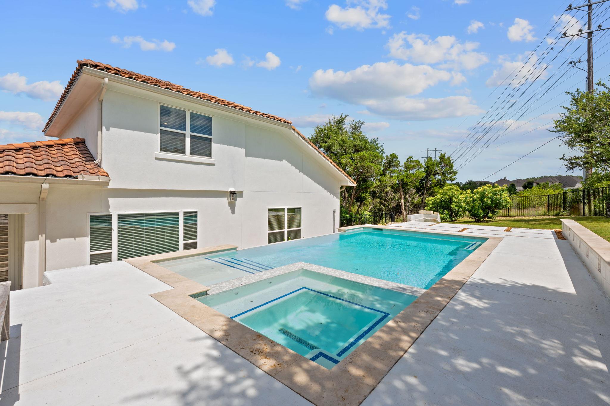 104 Majestic Arroyo Way Lakeway, TX 78738