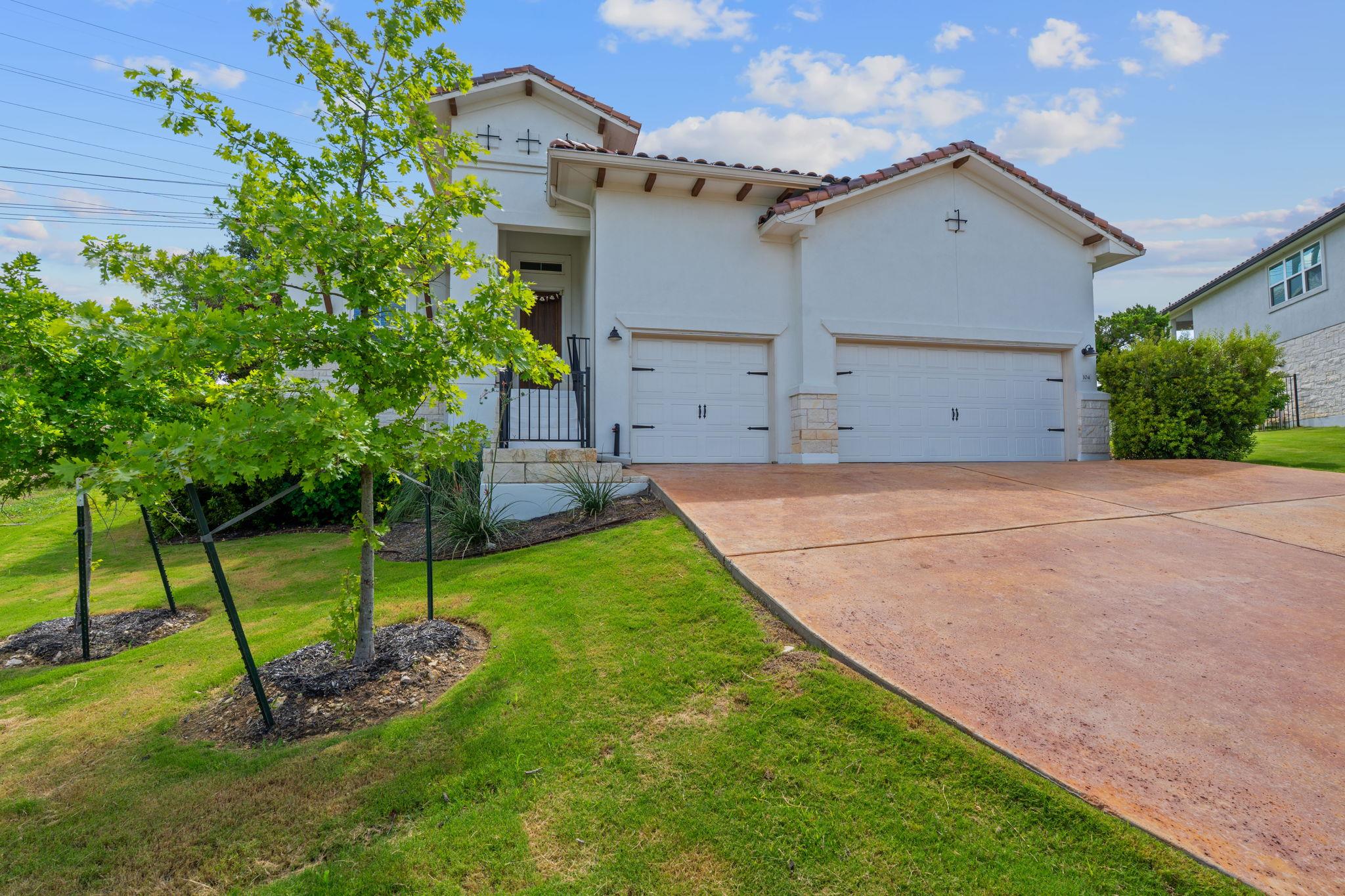 104 Majestic Arroyo Way Lakeway, TX 78738