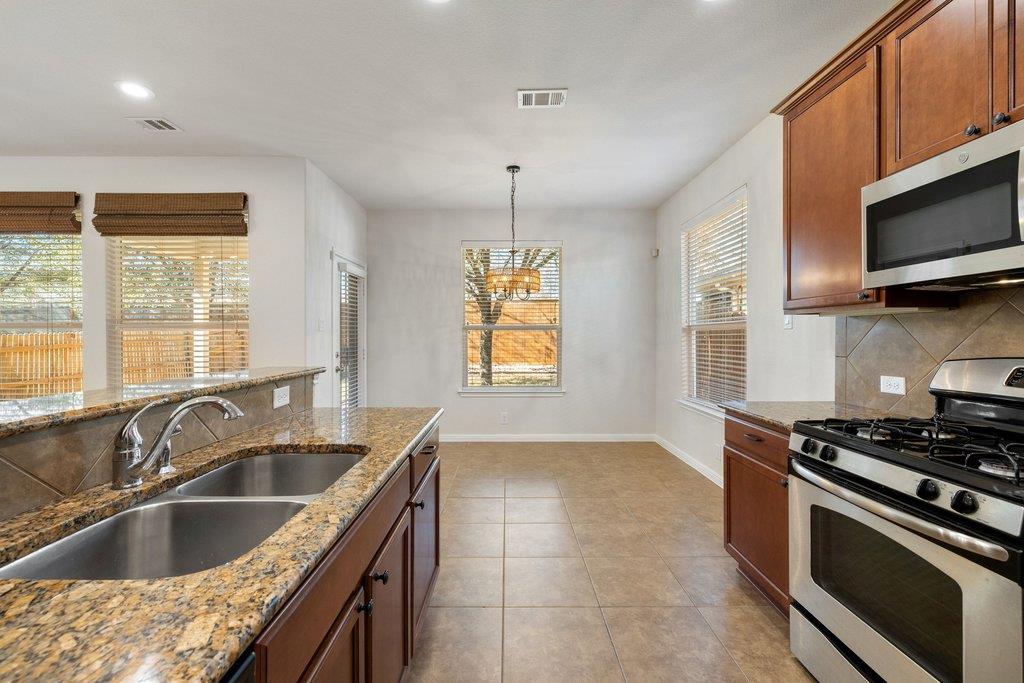 9412 Beechnut Dr Austin, TX 78748