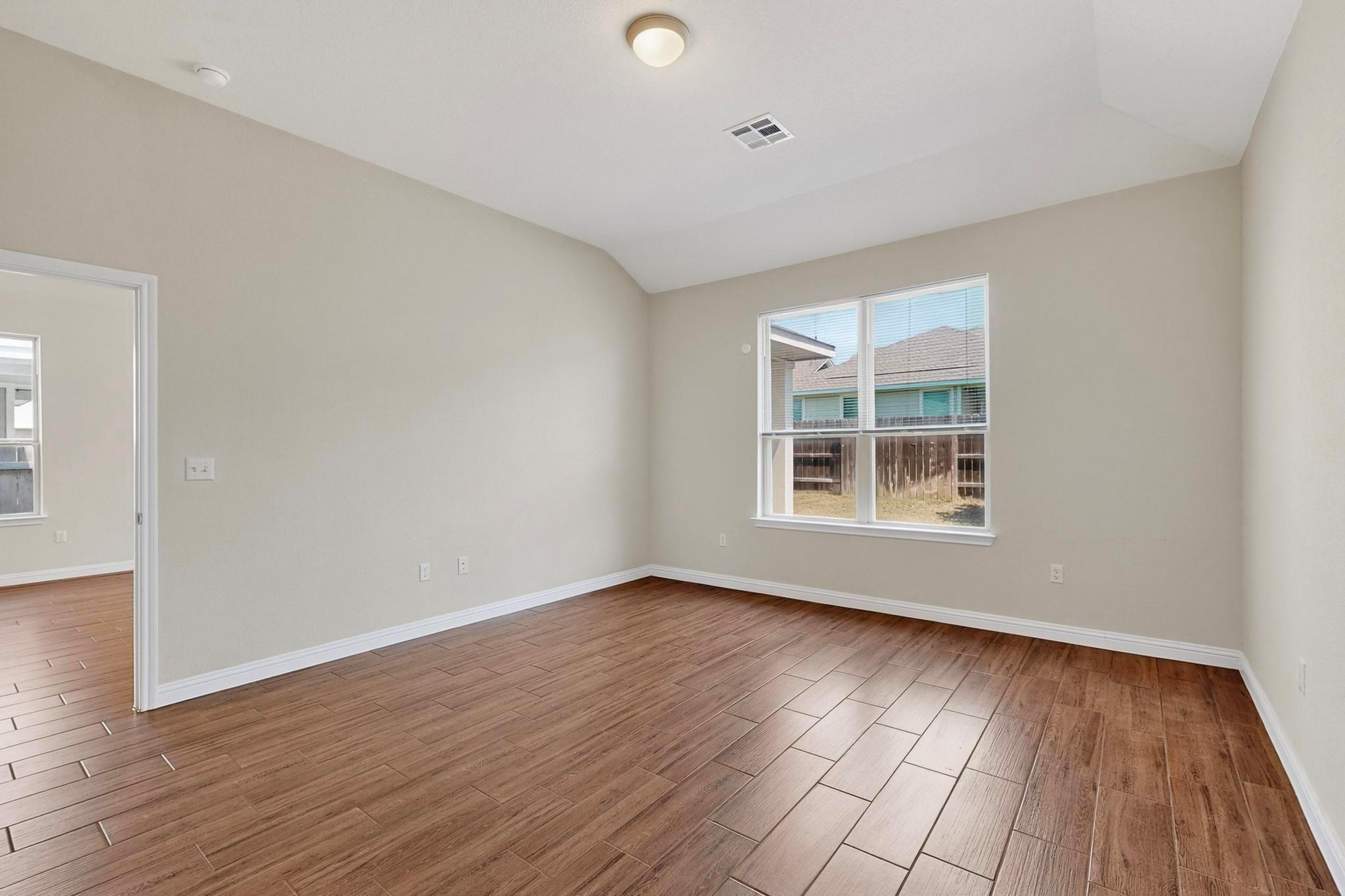 8302 Cottage Rose Dr Austin, TX 78744