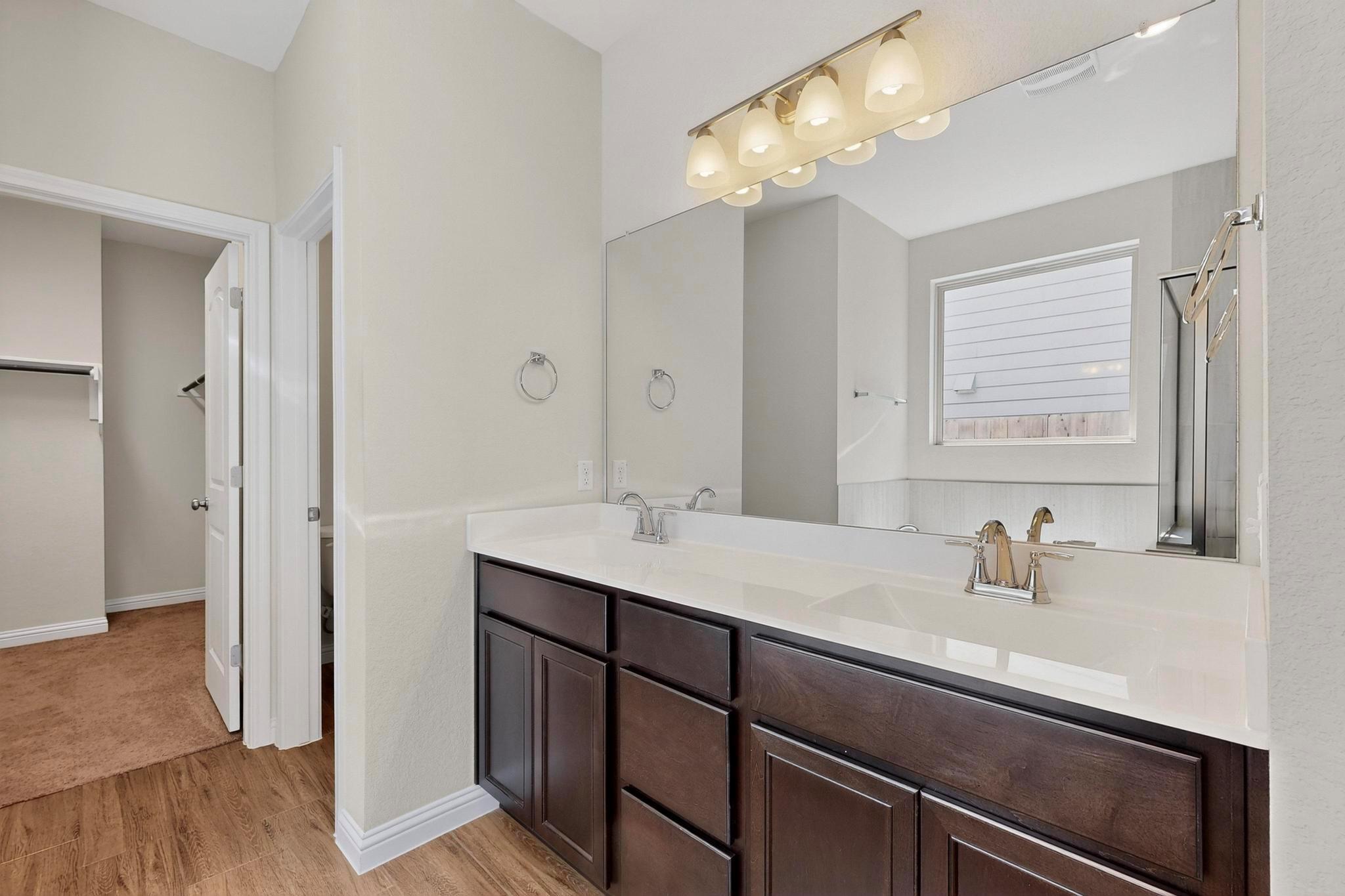 8302 Cottage Rose Dr Austin, TX 78744