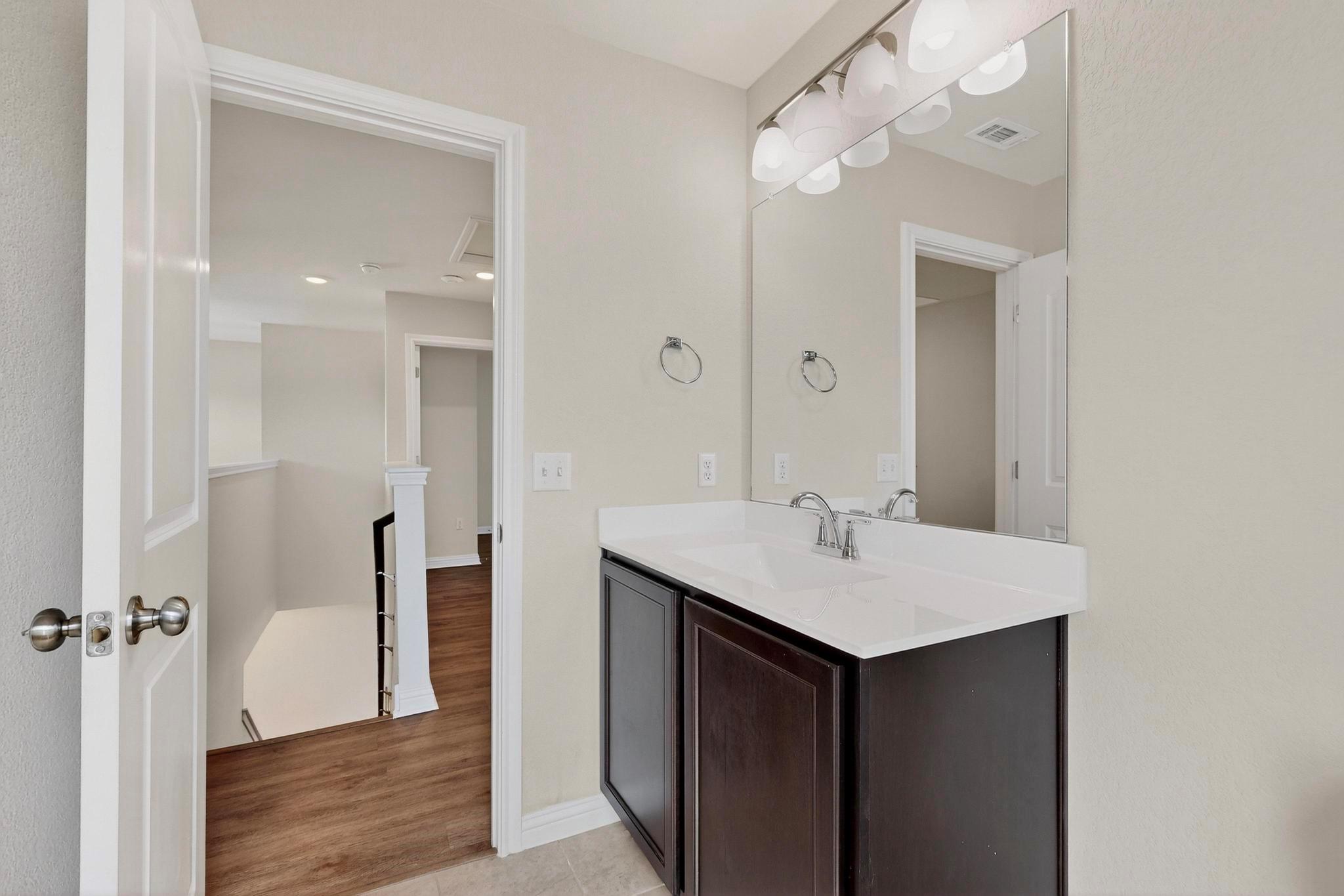 8302 Cottage Rose Dr Austin, TX 78744