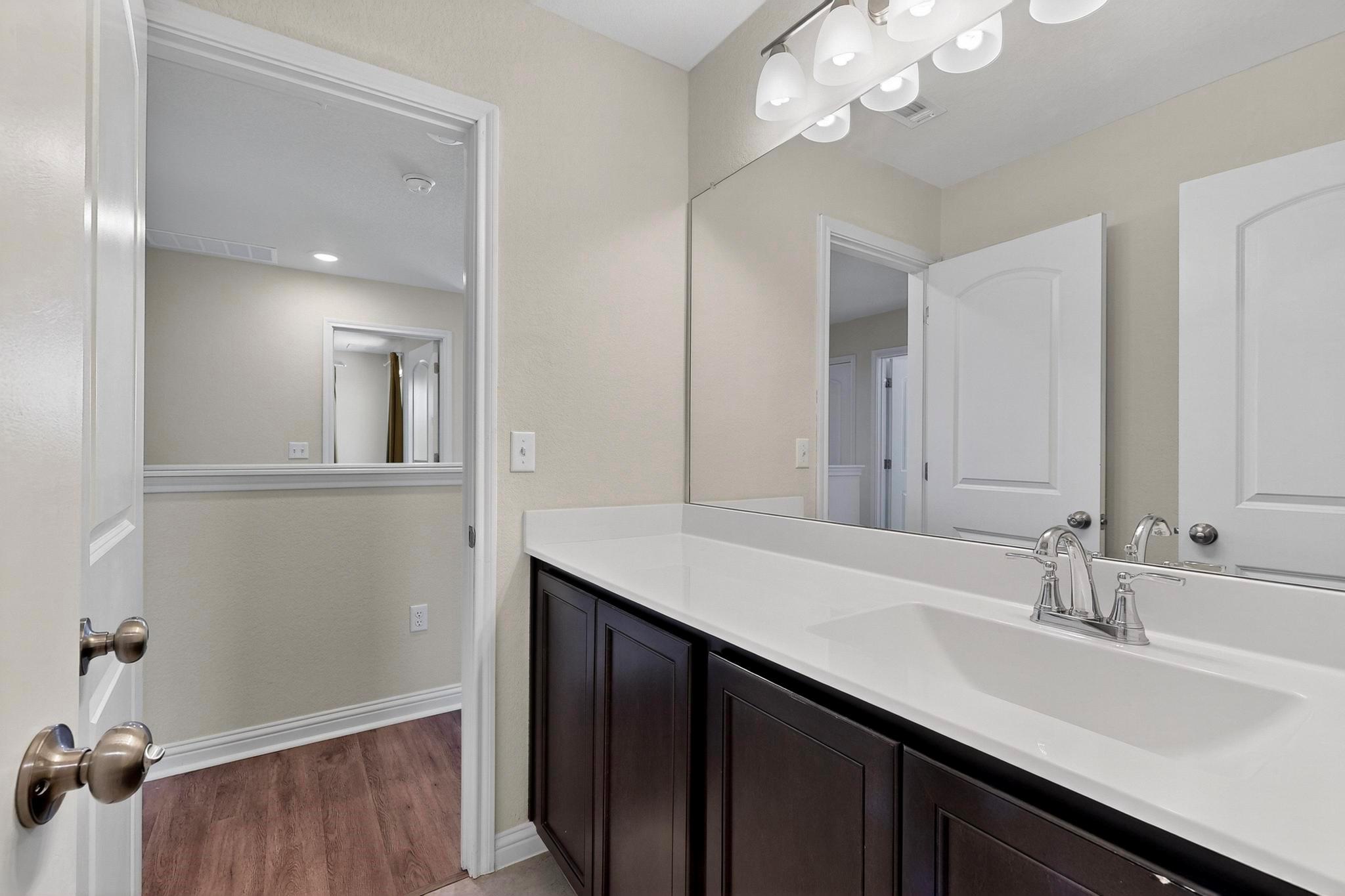 8302 Cottage Rose Dr Austin, TX 78744