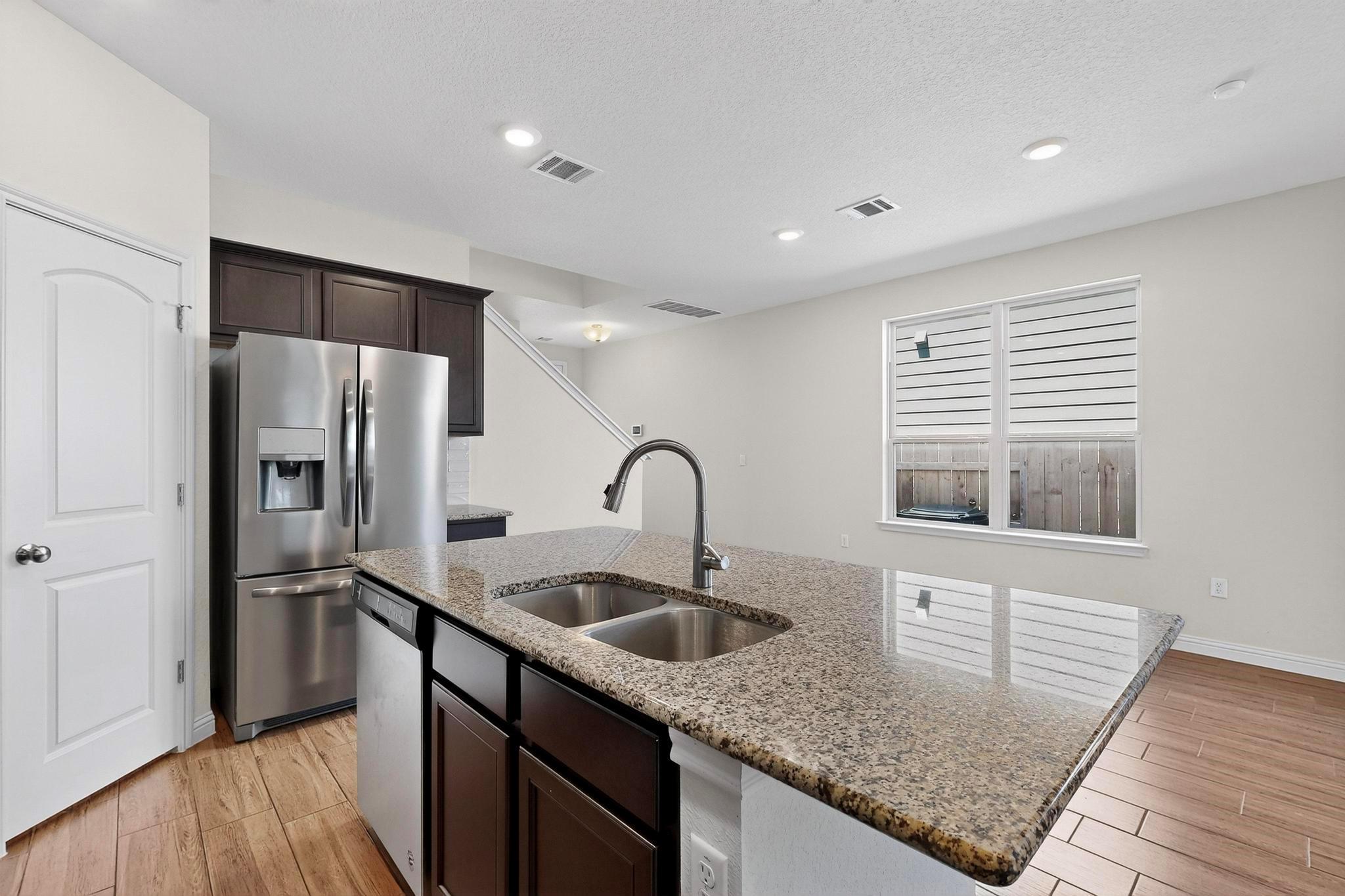 8302 Cottage Rose Dr Austin, TX 78744