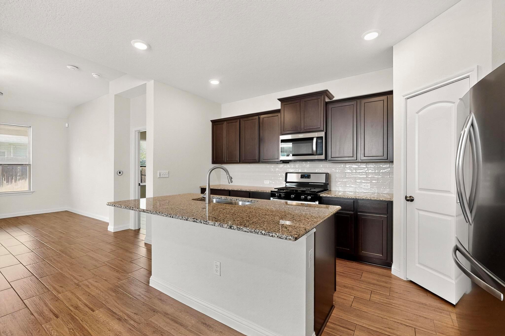 8302 Cottage Rose Dr Austin, TX 78744