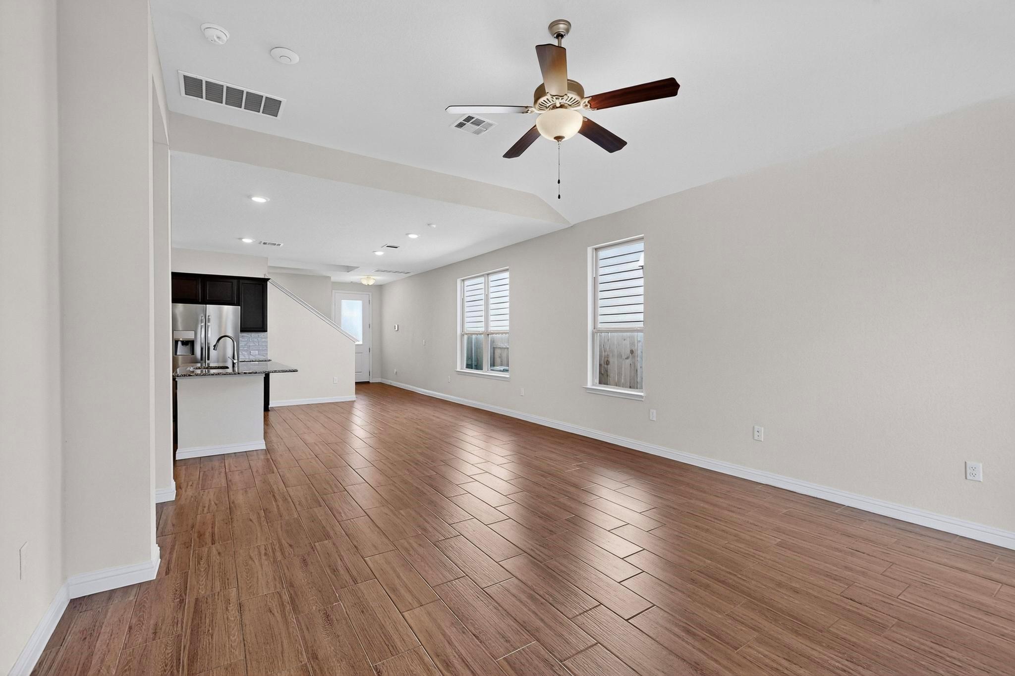 8302 Cottage Rose Dr Austin, TX 78744