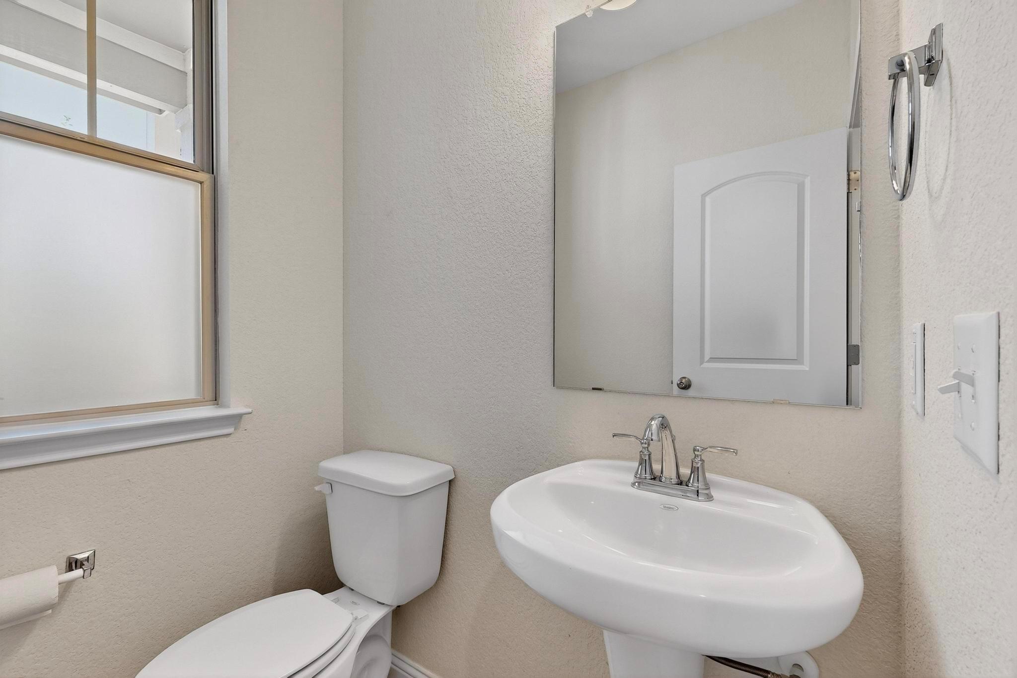 8302 Cottage Rose Dr Austin, TX 78744