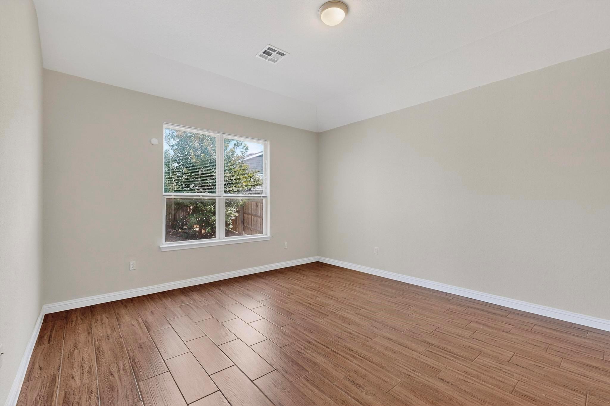 8302 Cottage Rose Dr Austin, TX 78744