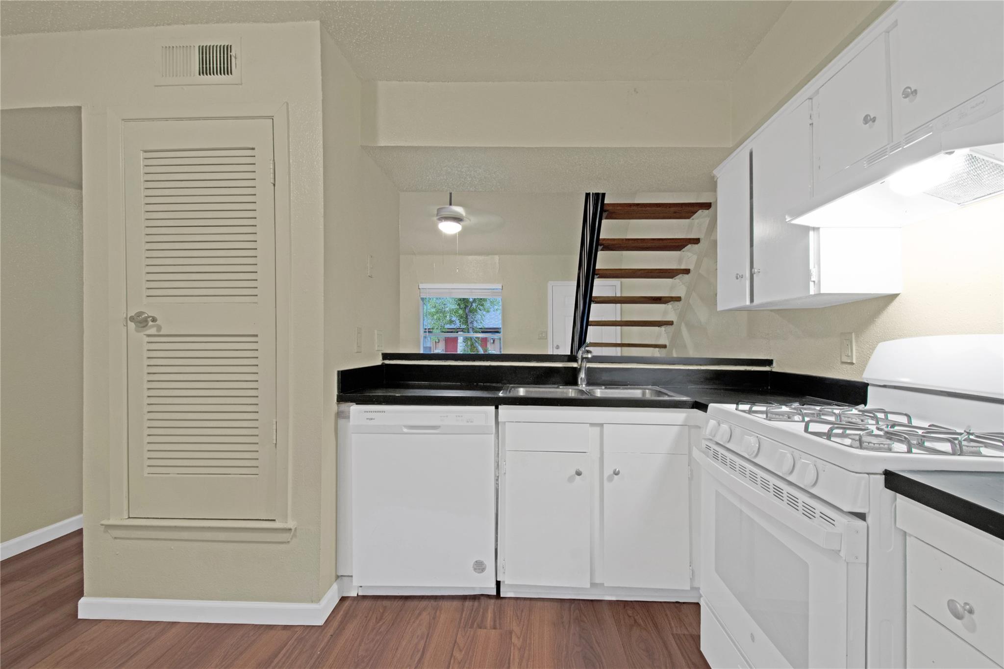 3454 Willowrun Dr Austin, TX 78704