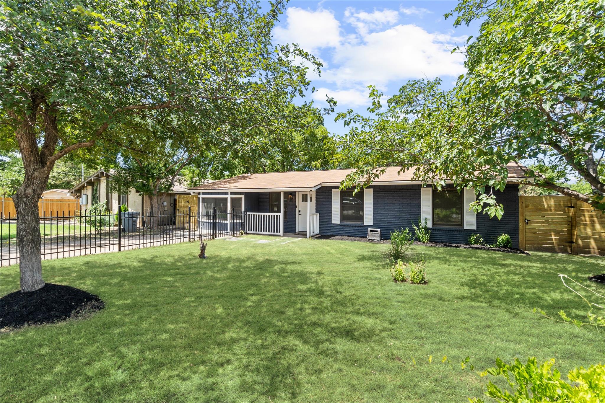 106 east lola Dr Austin, TX 78753