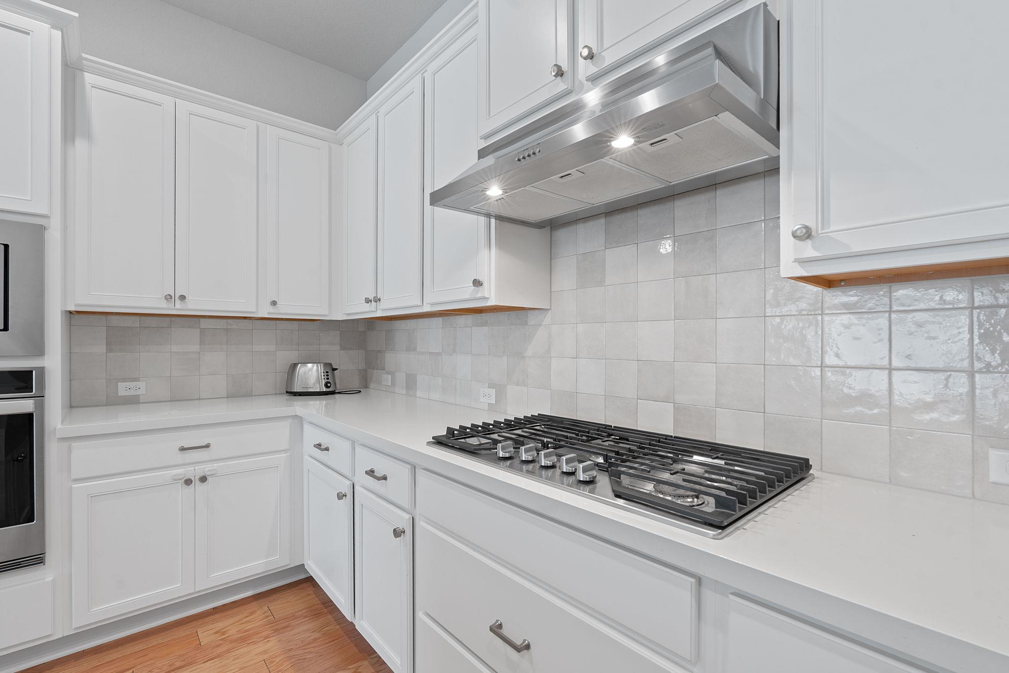 104 Majestic Arroyo Way Lakeway, TX 78738