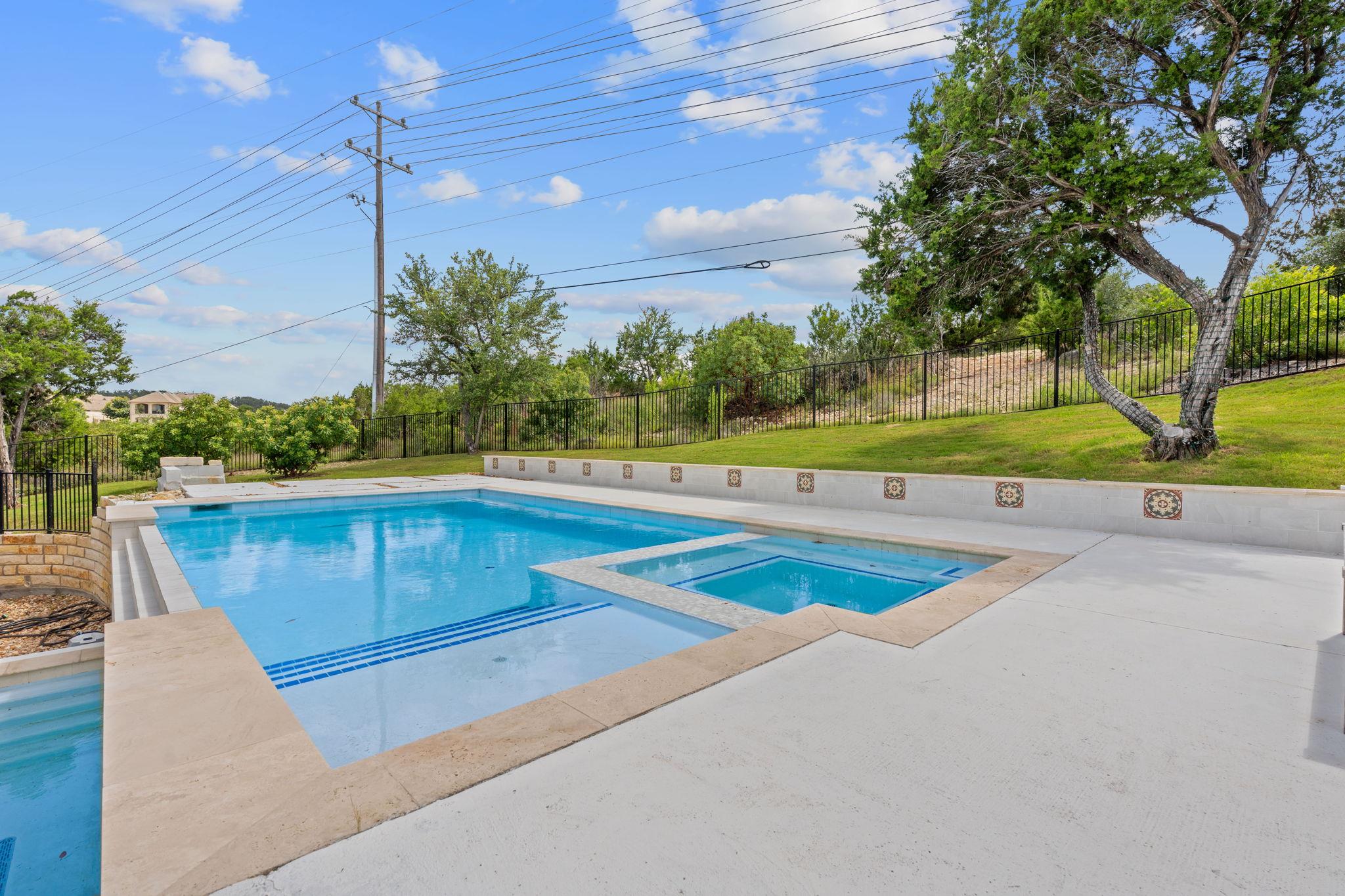 104 Majestic Arroyo Way Lakeway, TX 78738