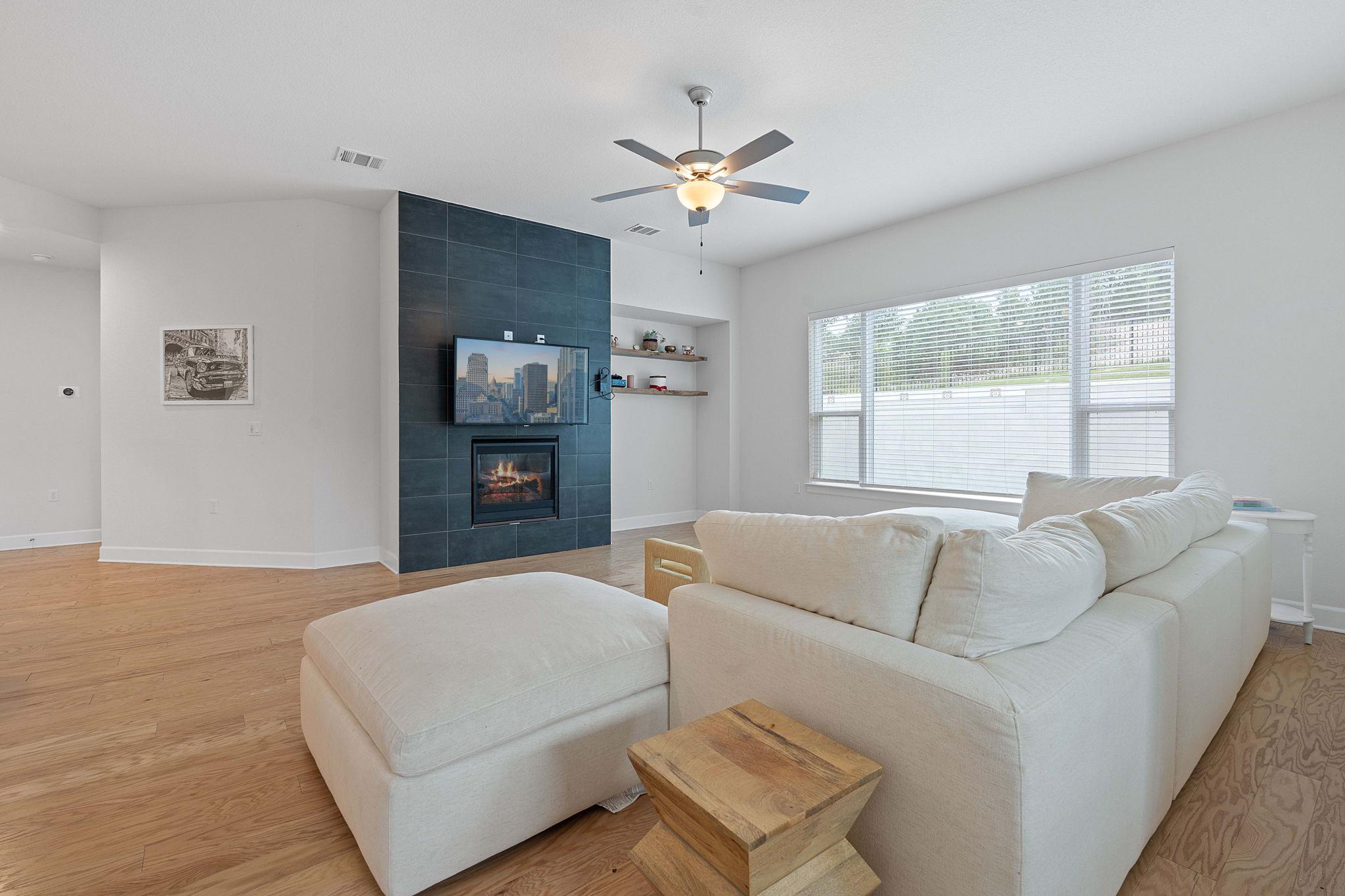 104 Majestic Arroyo Way Lakeway, TX 78738