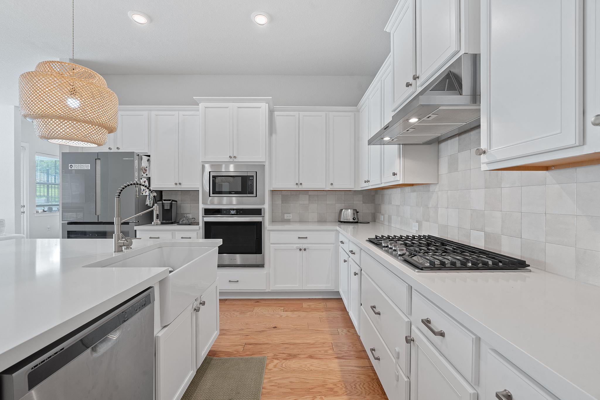 104 Majestic Arroyo Way Lakeway, TX 78738