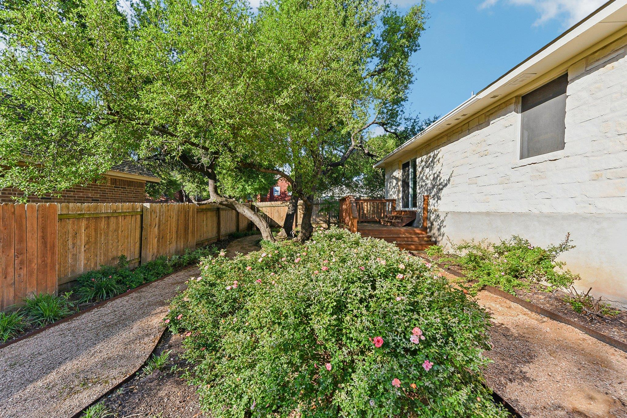8909 Lomita Verde Ct Austin, TX 78749