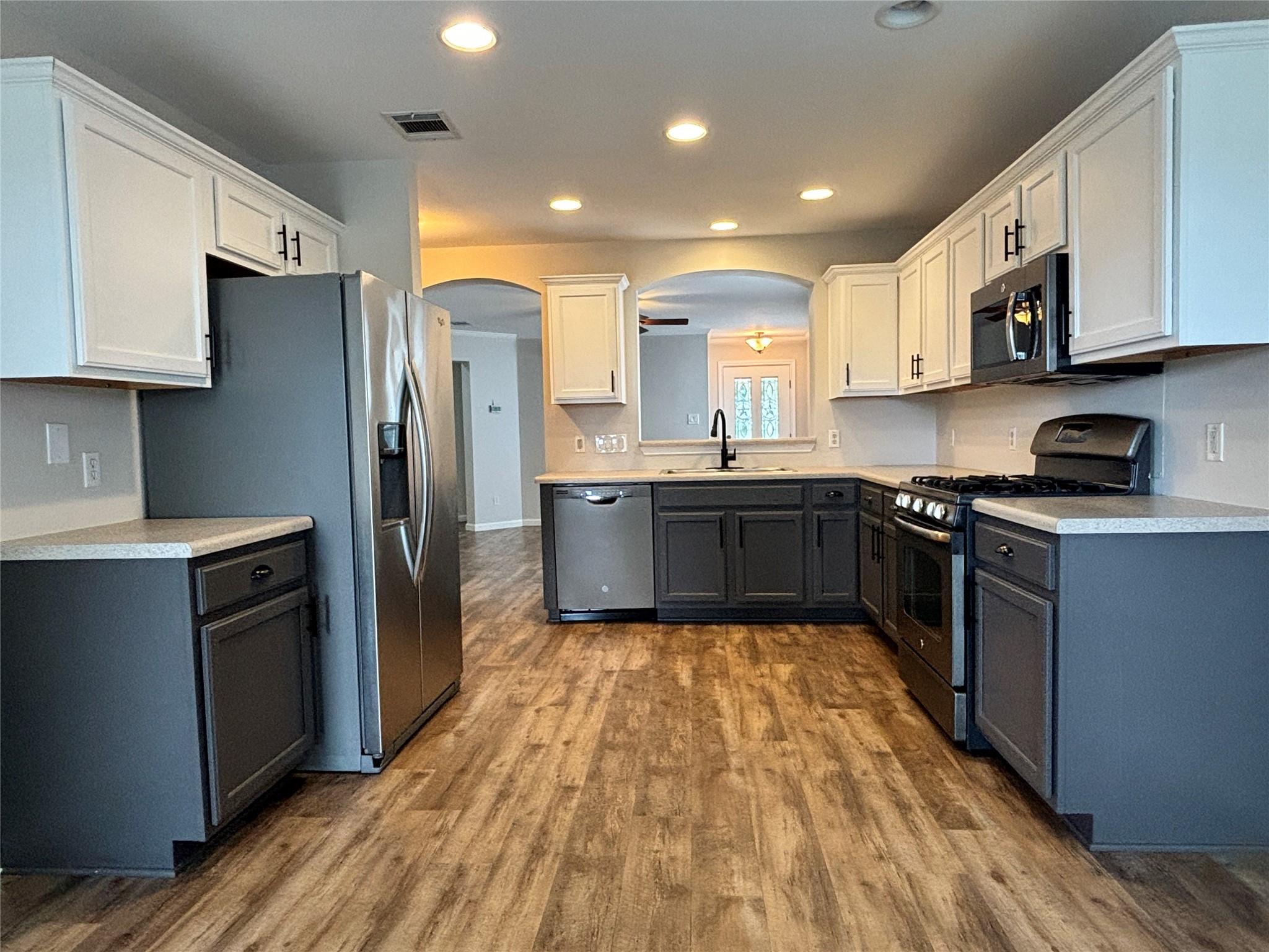 1702 McDowell Bnd Leander, TX 78641