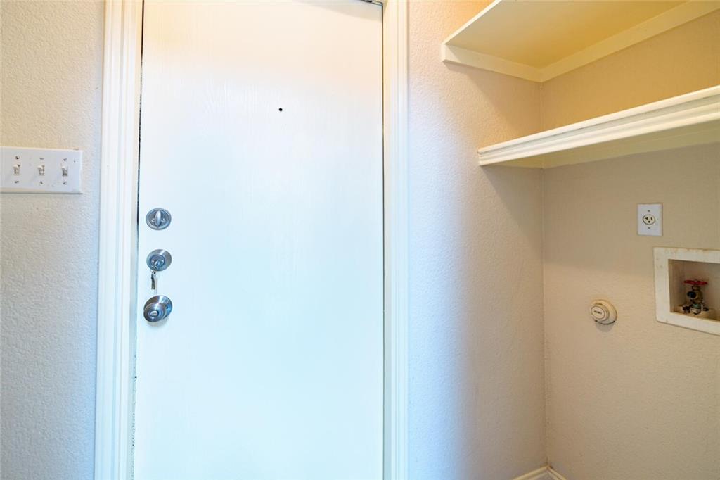 103 Oriole Cv Cedar Creek, TX 78612