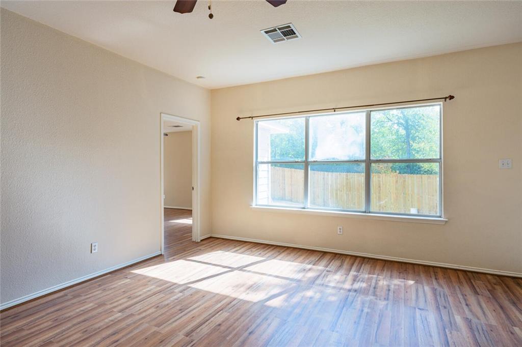 103 Oriole Cv Cedar Creek, TX 78612