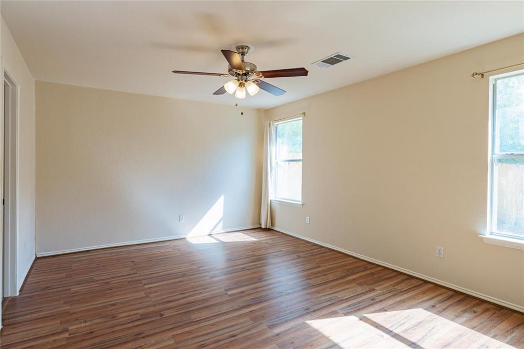 103 Oriole Cv Cedar Creek, TX 78612