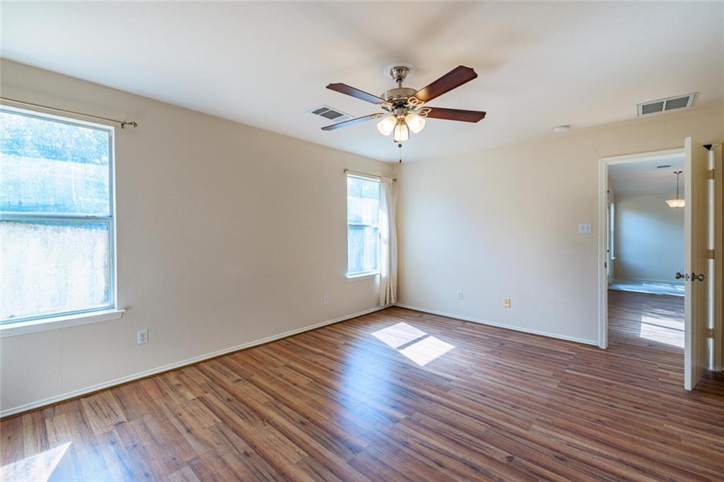 103 Oriole Cv Cedar Creek, TX 78612