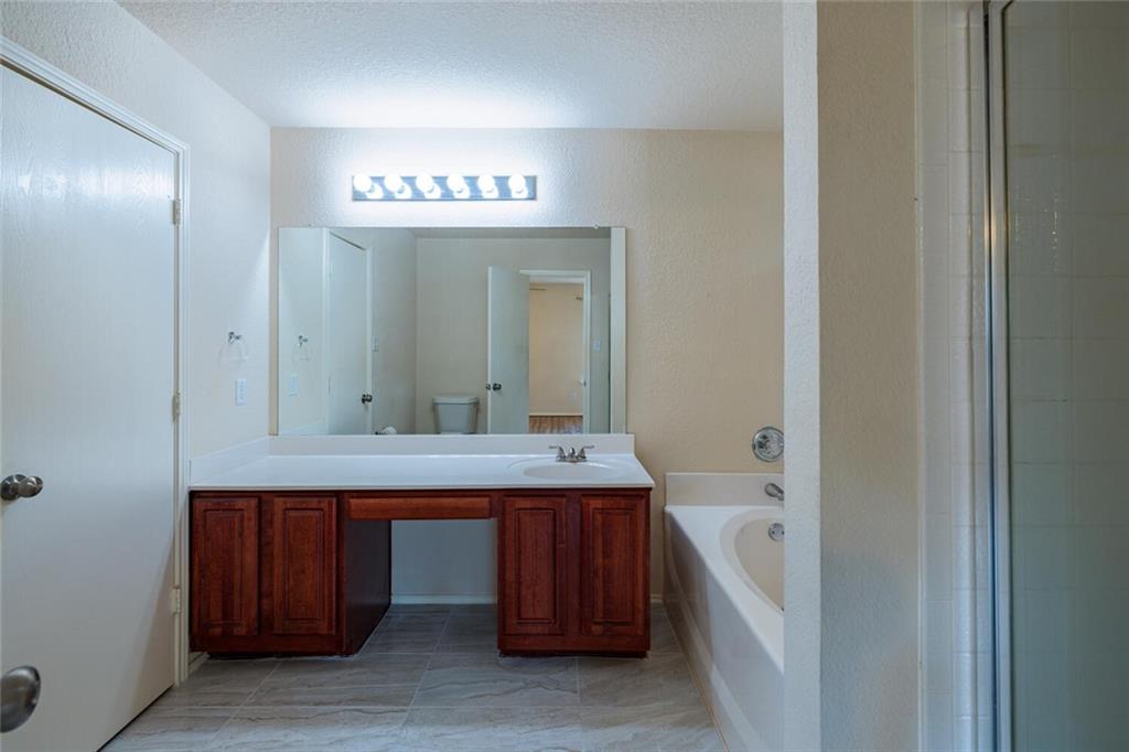 103 Oriole Cv Cedar Creek, TX 78612