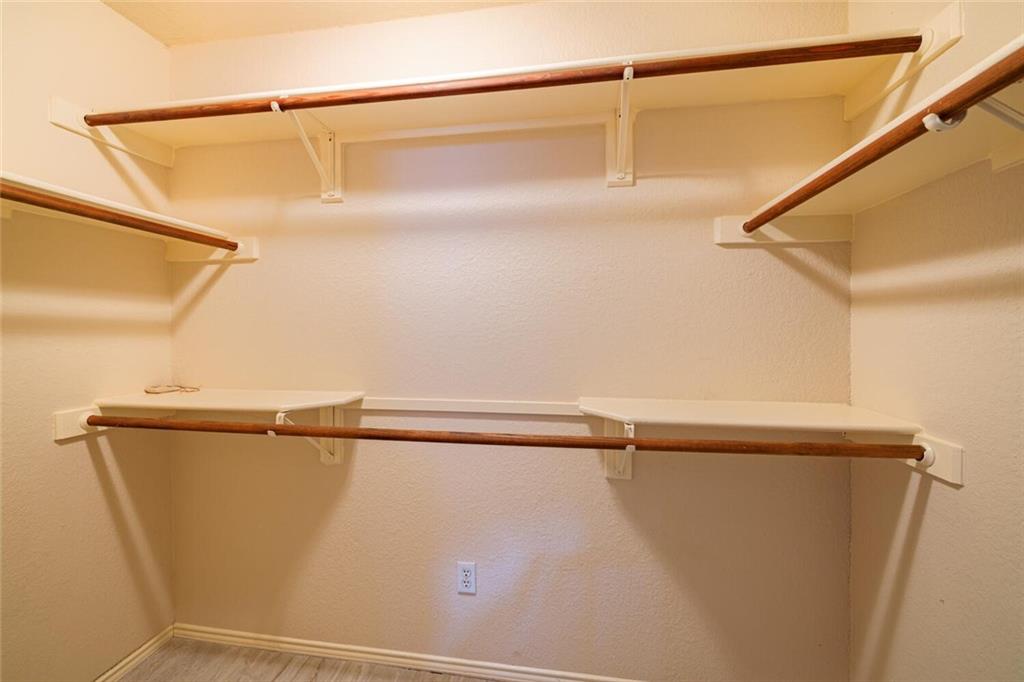 103 Oriole Cv Cedar Creek, TX 78612