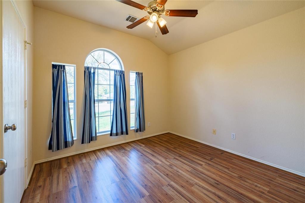 103 Oriole Cv Cedar Creek, TX 78612