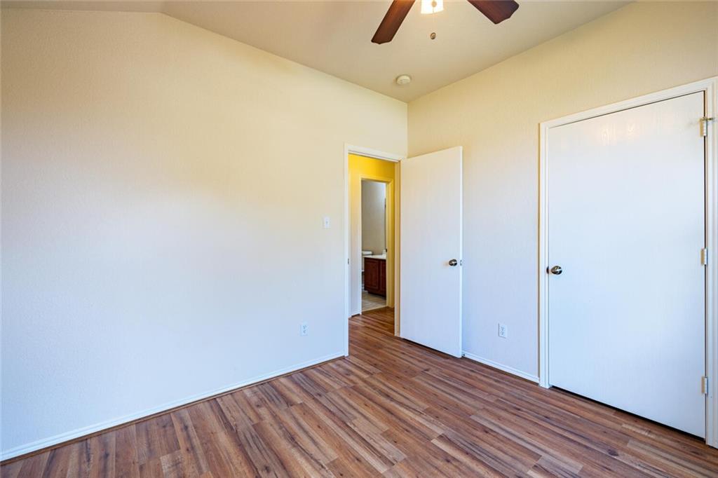 103 Oriole Cv Cedar Creek, TX 78612