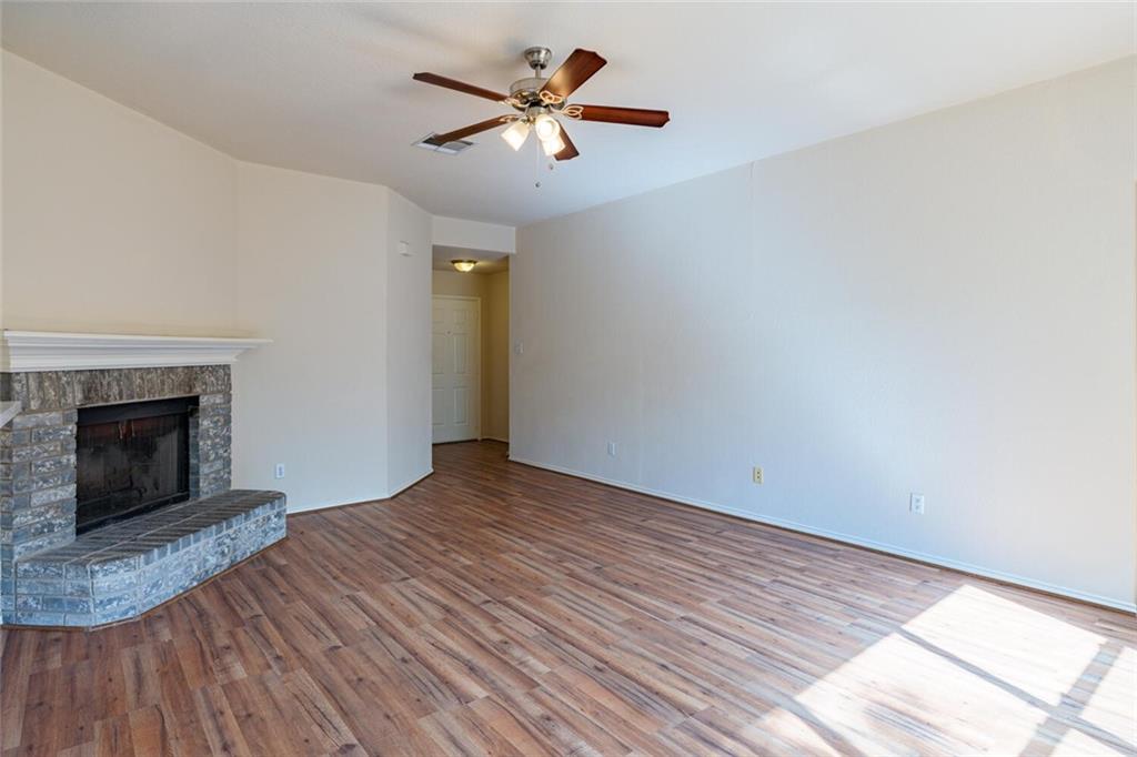 103 Oriole Cv Cedar Creek, TX 78612