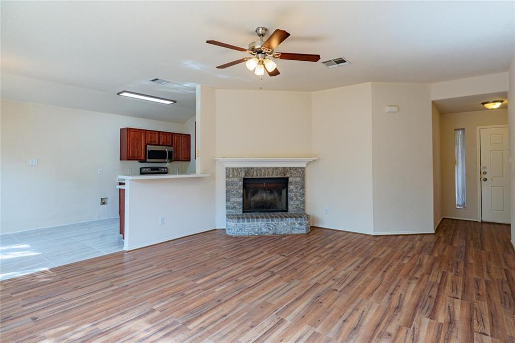 103 Oriole Cv Cedar Creek, TX 78612