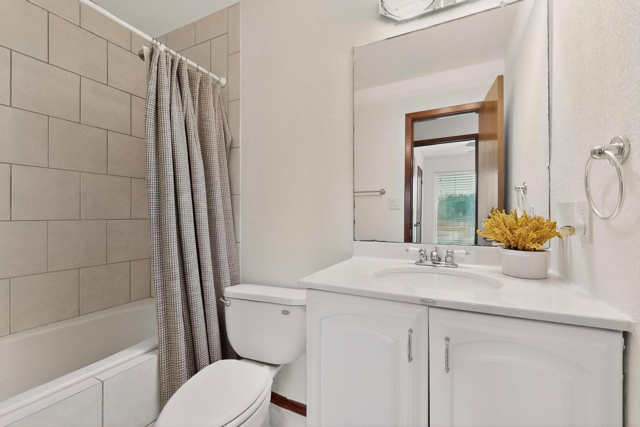 300 Hickok Ct Austin, TX 78753