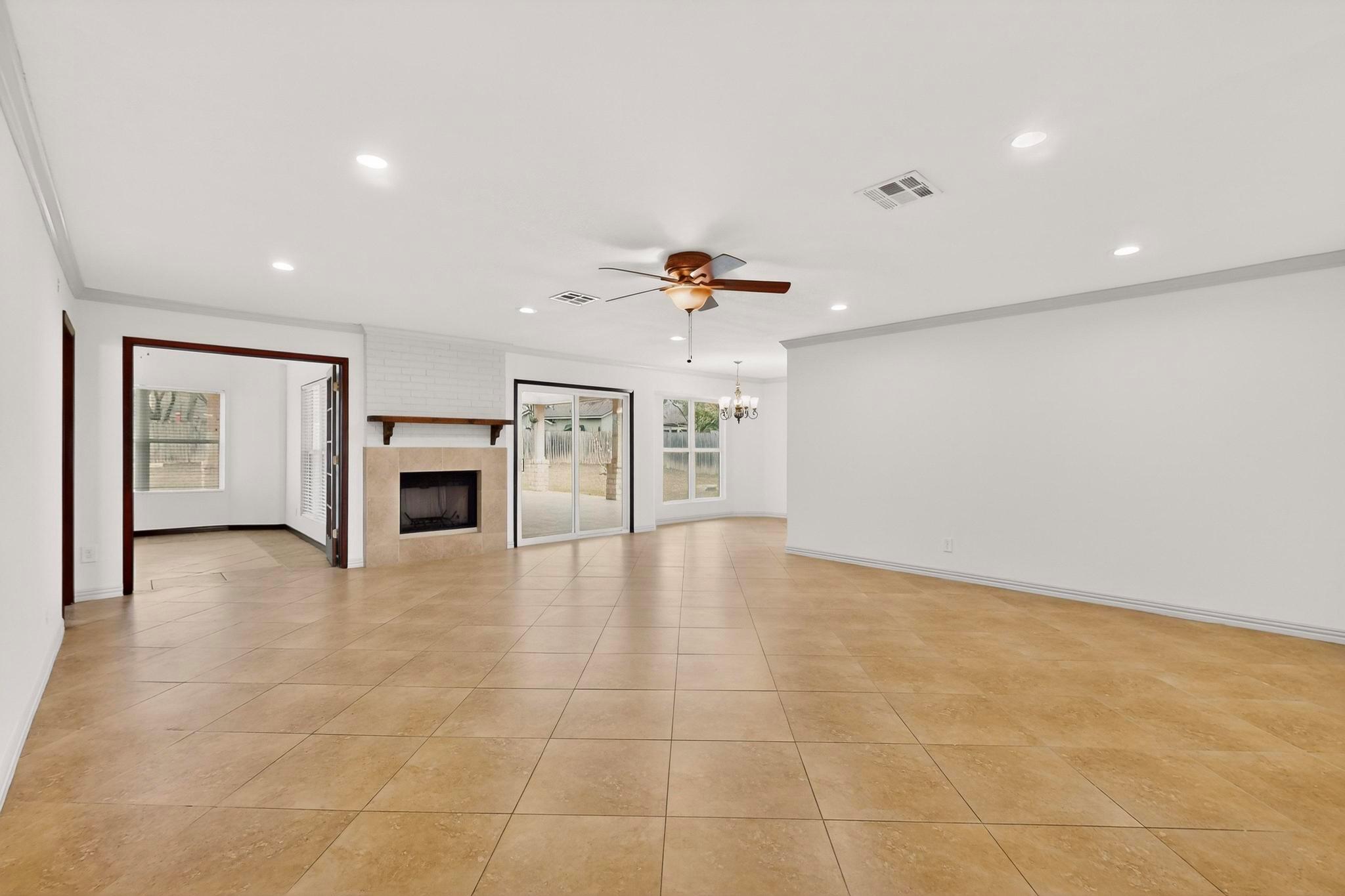 300 Hickok Ct Austin, TX 78753