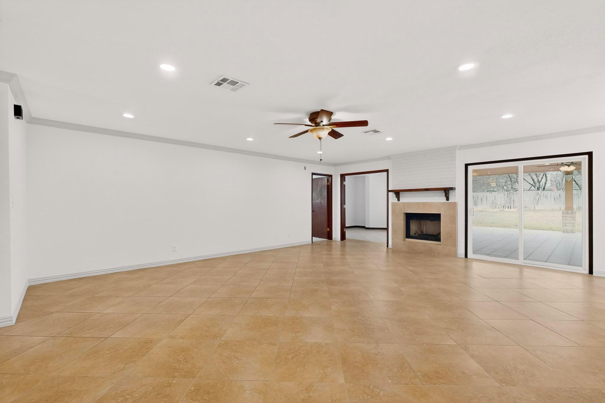 300 Hickok Ct Austin, TX 78753