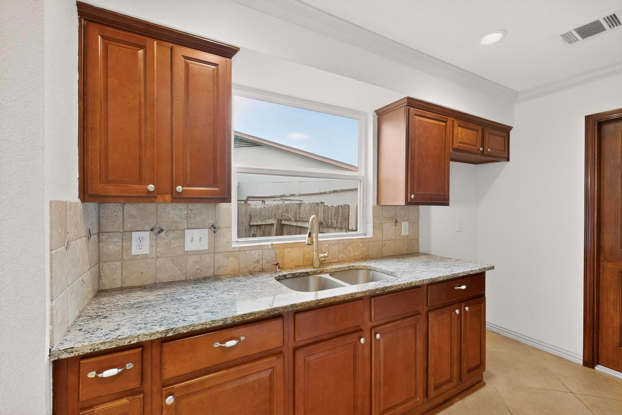 300 Hickok Ct Austin, TX 78753