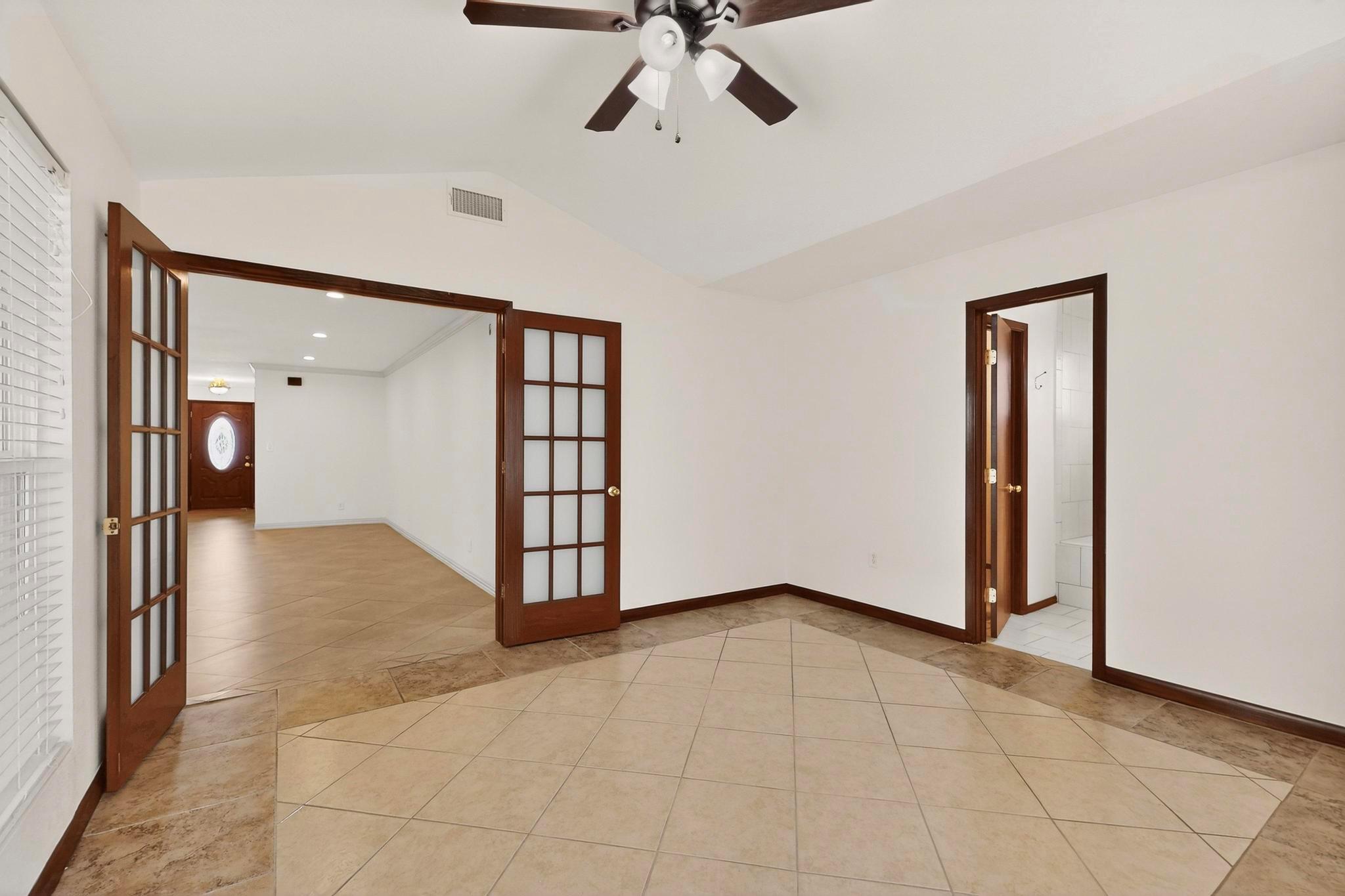 300 Hickok Ct Austin, TX 78753