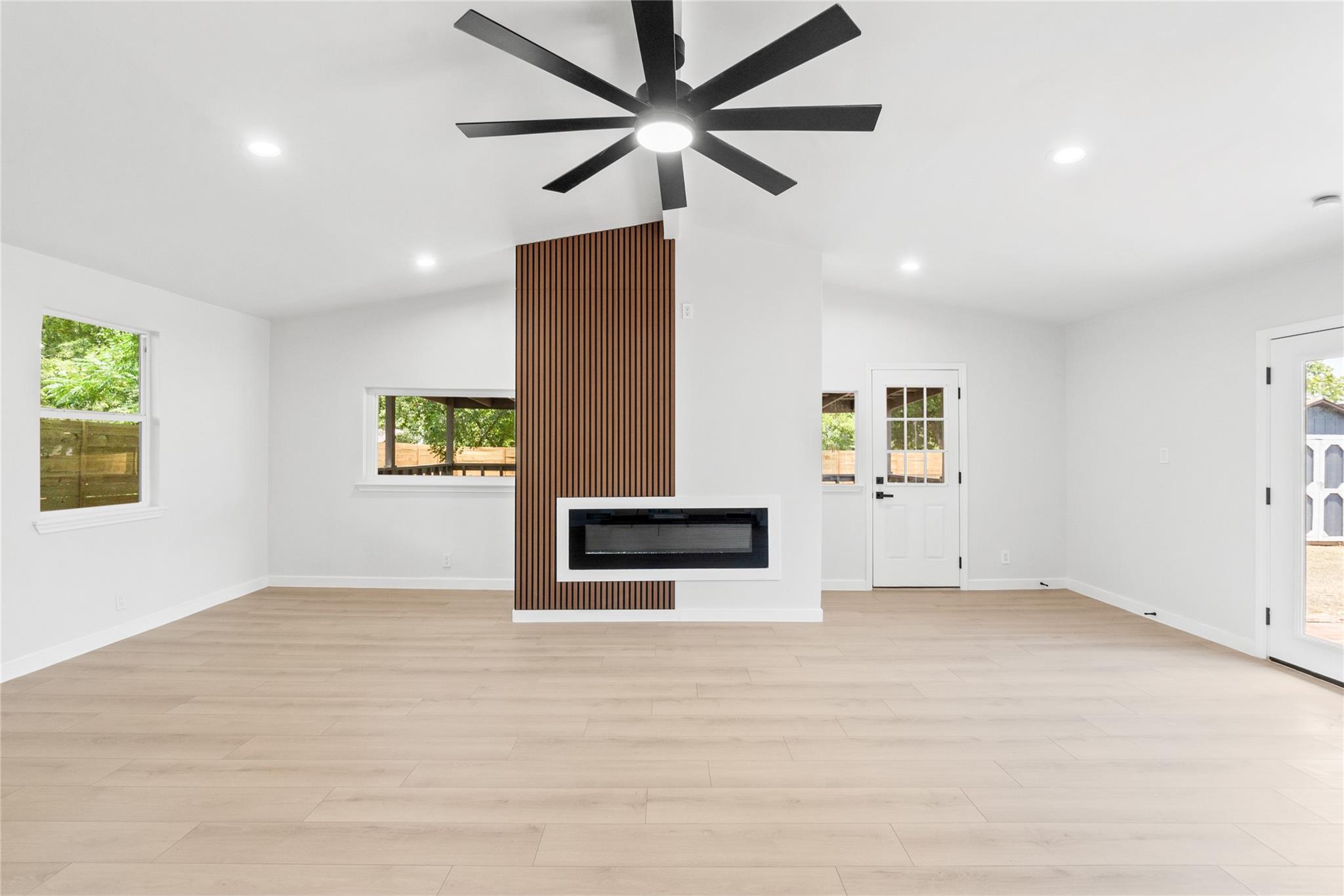 106 E lola Dr Austin, TX 78753