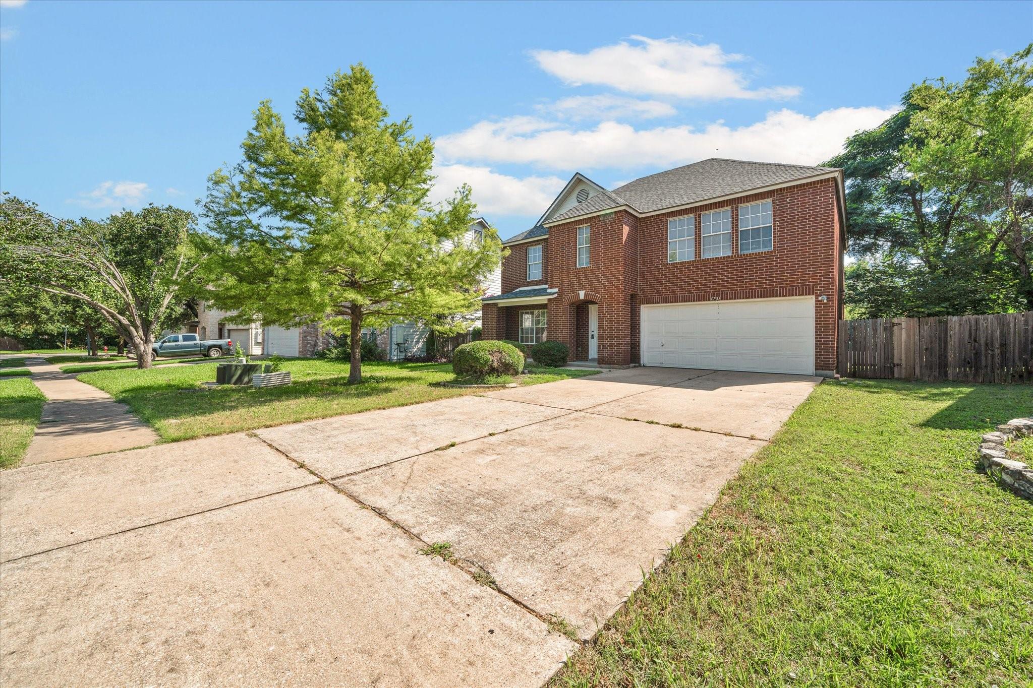 1701 Balsam Way Round Rock, TX 78665