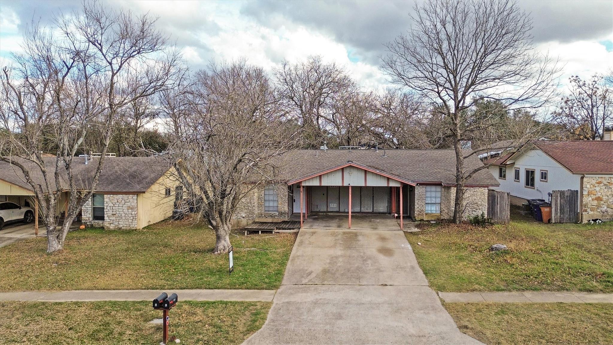 6305 Emerald Forest Dr Austin, TX 78745