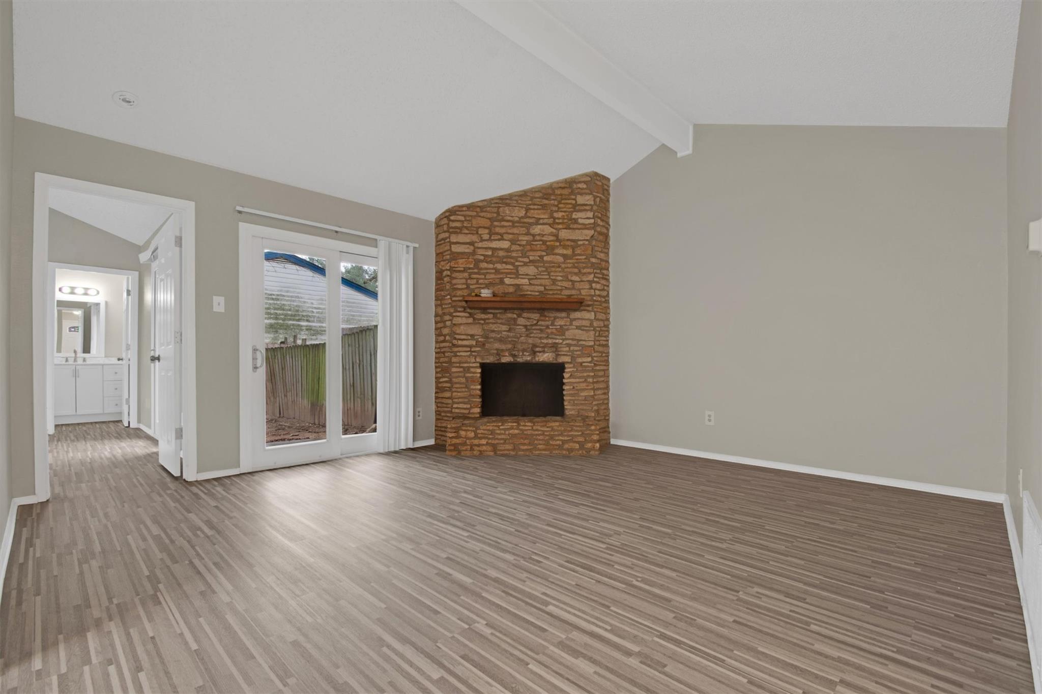 6305 Emerald Forest Dr Austin, TX 78745