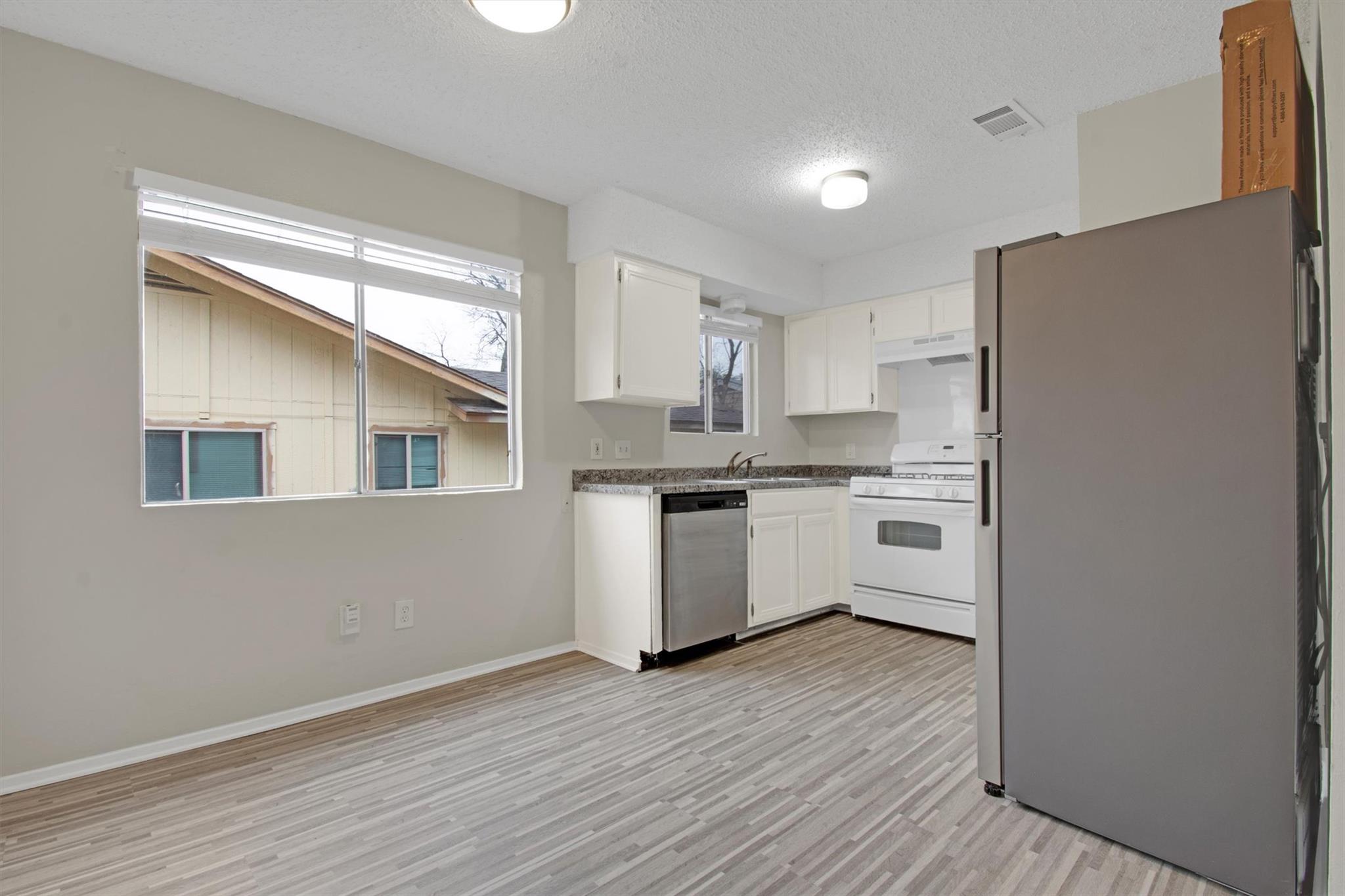 6305 Emerald Forest Dr Austin, TX 78745