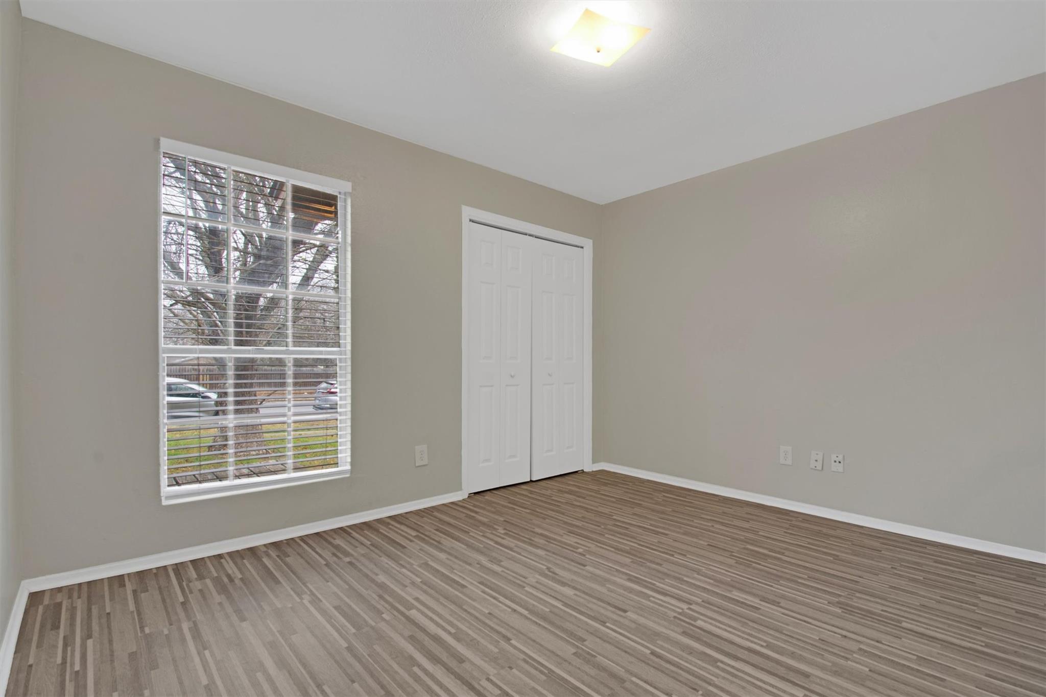 6305 Emerald Forest Dr Austin, TX 78745