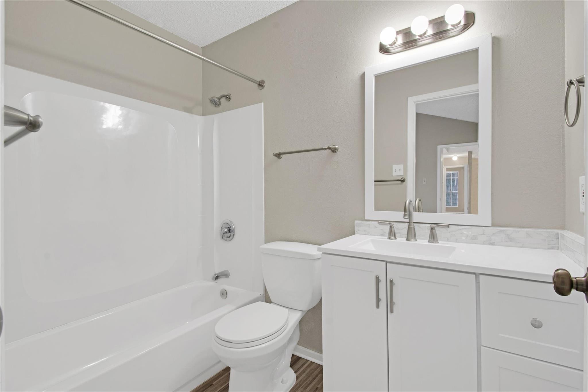 6305 Emerald Forest Dr Austin, TX 78745