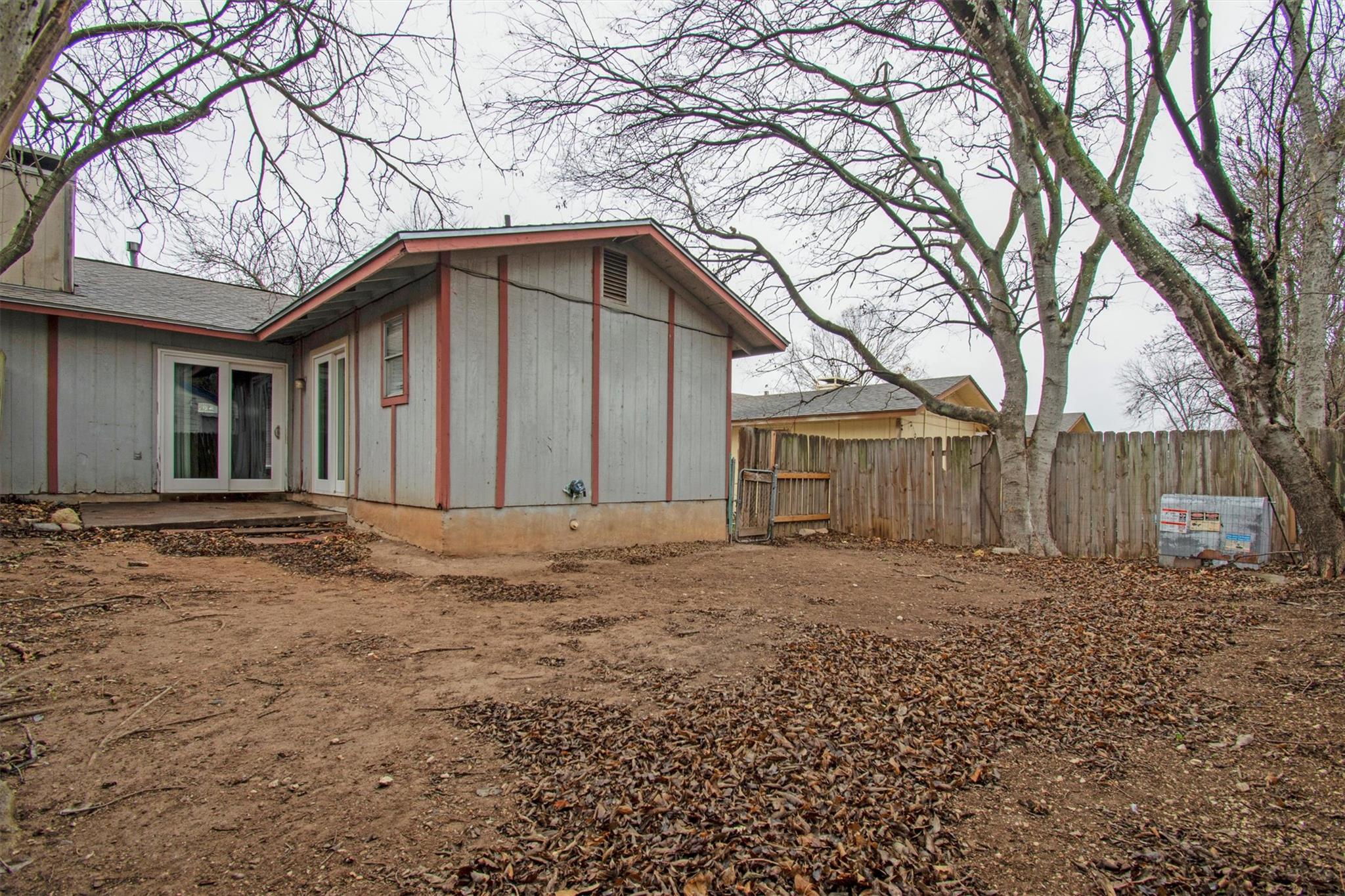 6305 Emerald Forest Dr Austin, TX 78745