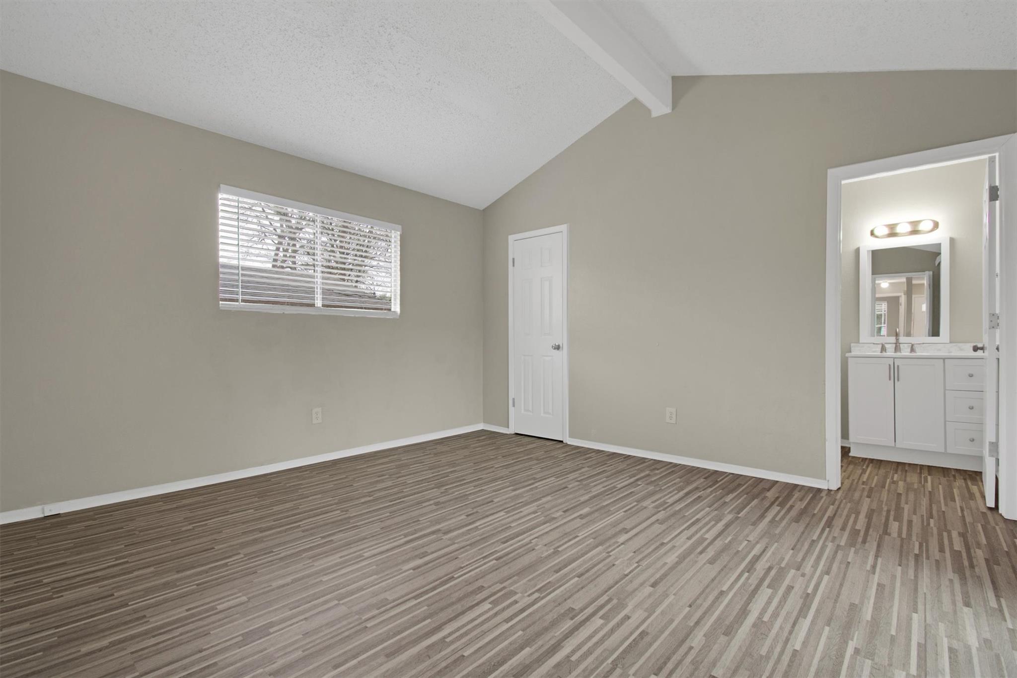 6305 Emerald Forest Dr Austin, TX 78745