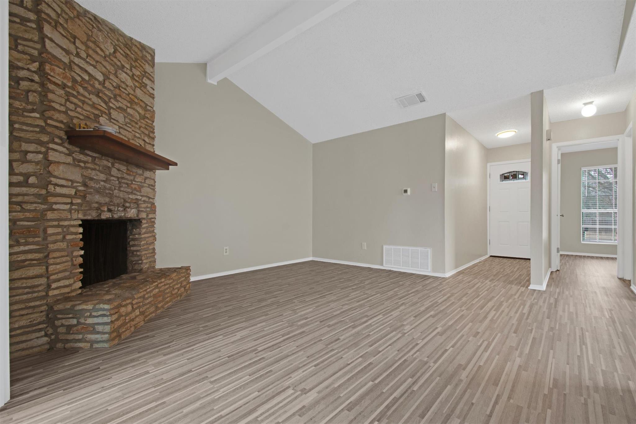 6305 Emerald Forest Dr Austin, TX 78745